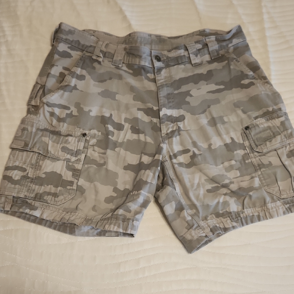 DELUTH Trading Co. Flex Fire Hose Camo Shorts. Men's Size 40 Heavy Duty.
